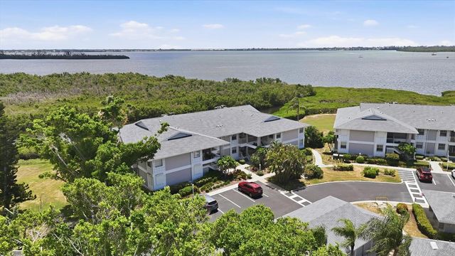 1103 EDGEWATER CIRCLE 1103, Bradenton, FL 34209