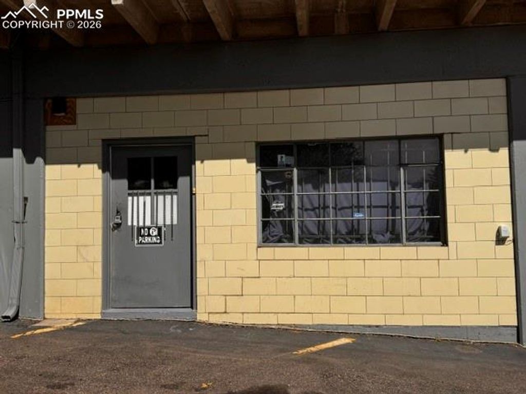 1524 N Circle Drive 1526 1/2 B, Colorado Springs, CO 80909 — exterior