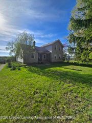2348 Ives Road, Leslie, MI 49251