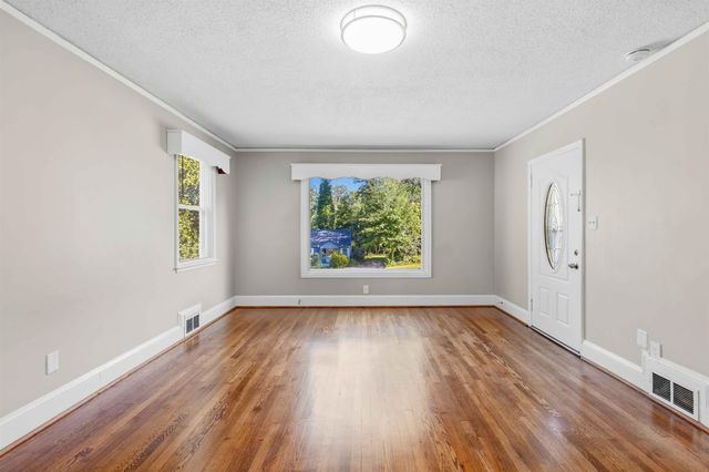 118 Briarwood Road, Spartanburg, SC 29301