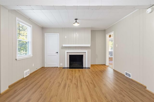 118 Briarwood Road, Spartanburg, SC 29301