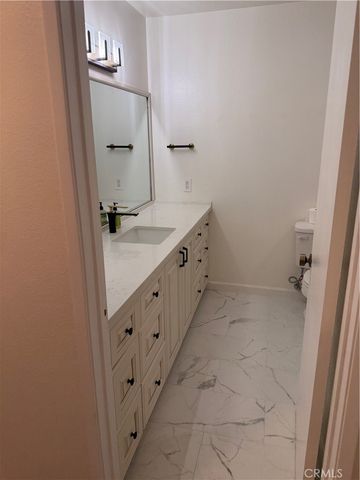 10475 Newhome Avenue 2, Sunland, CA 91040