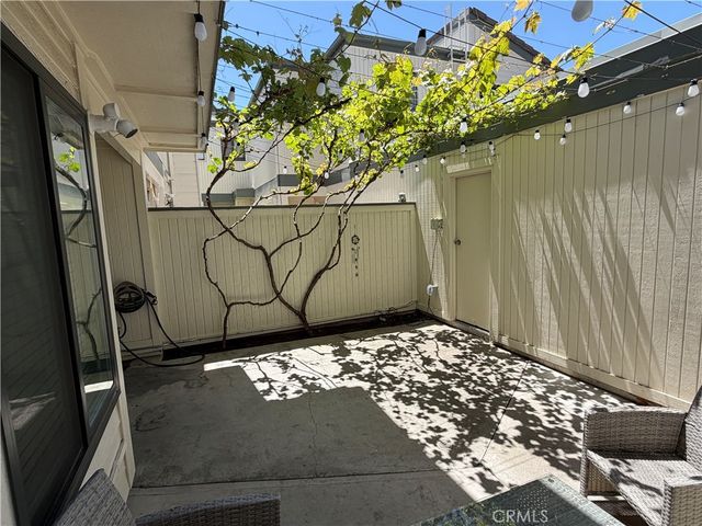 10475 Newhome Avenue 2, Sunland, CA 91040