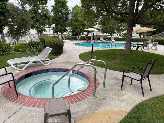 10475 Newhome Avenue 2, Sunland, CA 91040