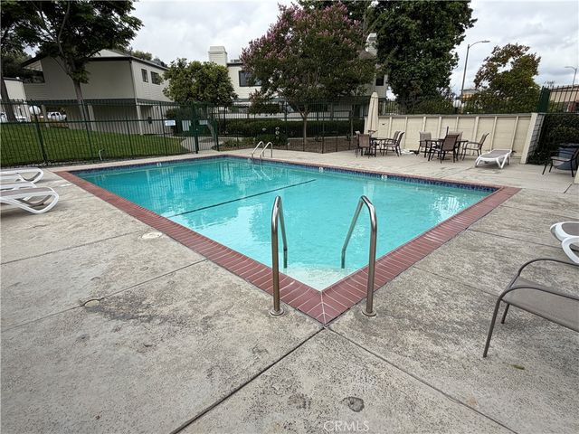 10475 Newhome Avenue 2, Sunland, CA 91040