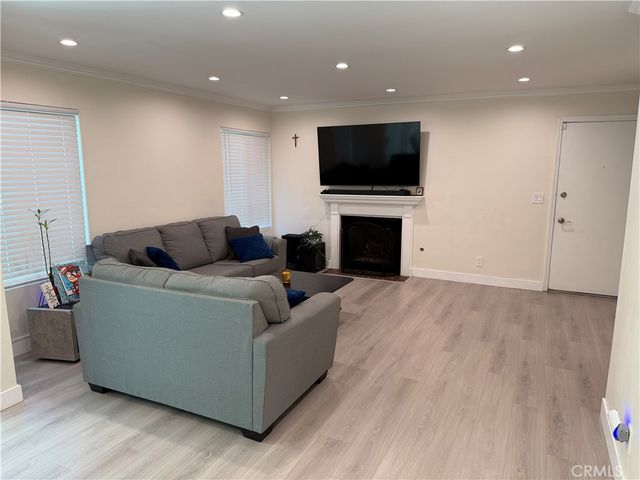 10475 Newhome Avenue 2, Sunland, CA 91040