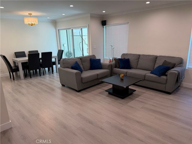 10475 Newhome Avenue 2, Sunland, CA 91040