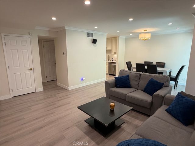 10475 Newhome Avenue 2, Sunland, CA 91040