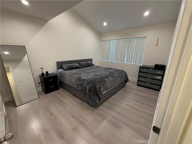 10475 Newhome Avenue 2, Sunland, CA 91040