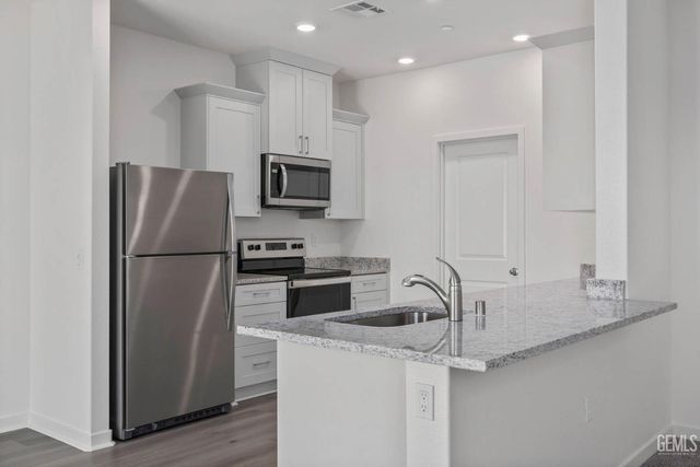 7606 Rambutan Place, Bakersfield, CA 93313
