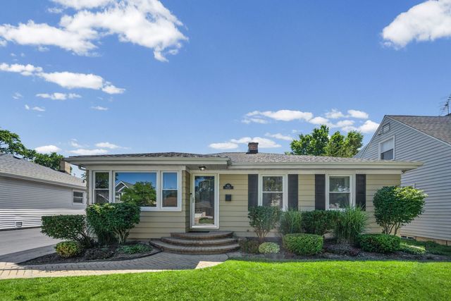 931 N Fernandez Avenue, Arlington Heights, IL 60004