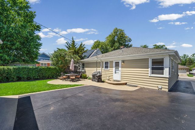 931 N Fernandez Avenue, Arlington Heights, IL 60004