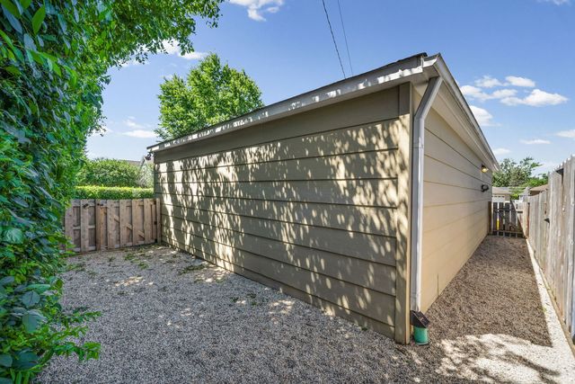 931 N Fernandez Avenue, Arlington Heights, IL 60004