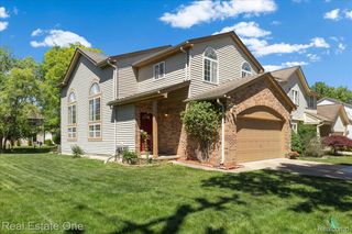 113 Algansee Drive, Troy, MI 48083