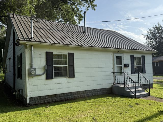207 Powell St, Decherd, TN 37324