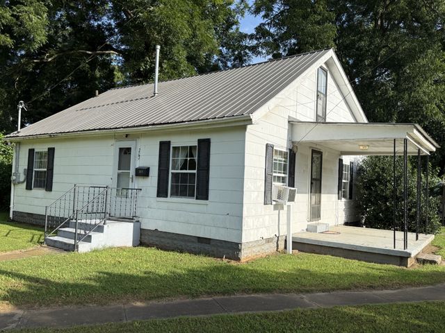 207 Powell St, Decherd, TN 37324