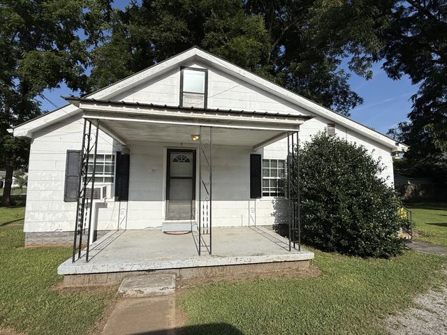 207 Powell St, Decherd, TN 37324