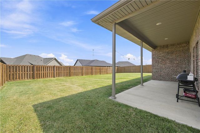 1051 Pink Lady Place, Bentonville, AR 72712