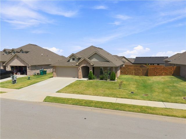 1051 Pink Lady Place, Bentonville, AR 72712
