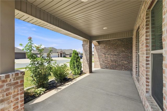 1051 Pink Lady Place, Bentonville, AR 72712