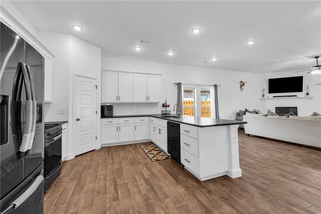1051 Pink Lady Place, Bentonville, AR 72712