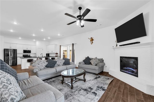 1051 Pink Lady Place, Bentonville, AR 72712