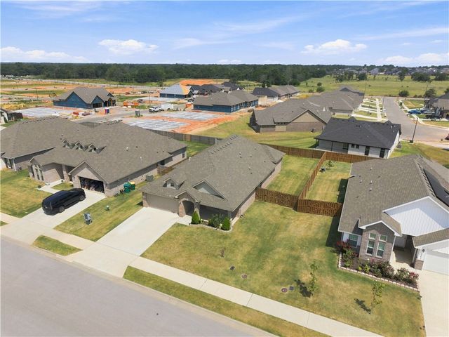 1051 Pink Lady Place, Bentonville, AR 72712
