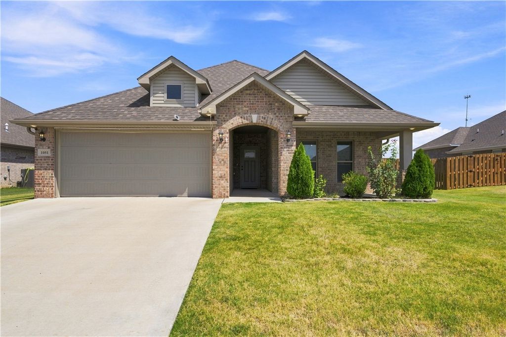 1051 Pink Lady Place, Bentonville, AR 72712