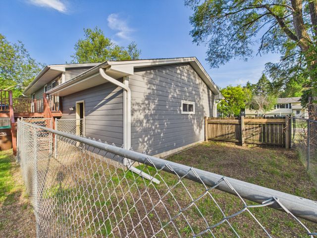 7500 119th Avenue N, Champlin, MN 55316
