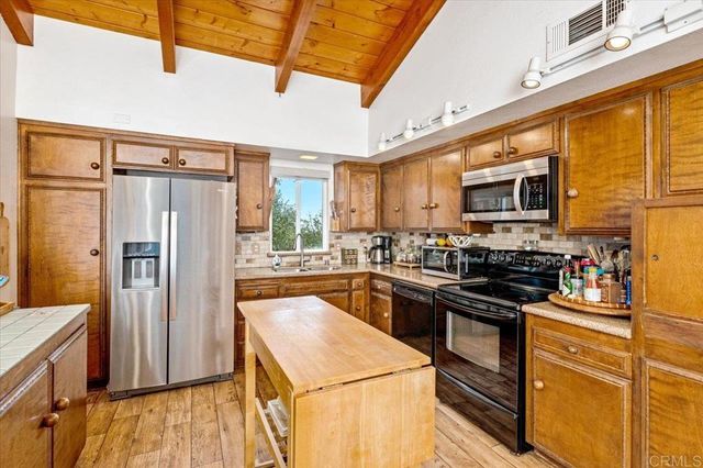 28425 Thundernut Ln, Valley Center, CA 92082