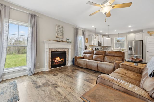 520 Chapmansboro Rd, Ashland City, TN 37015