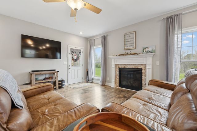 520 Chapmansboro Rd, Ashland City, TN 37015