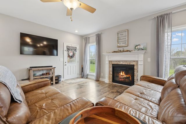 520 Chapmansboro Rd, Ashland City, TN 37015