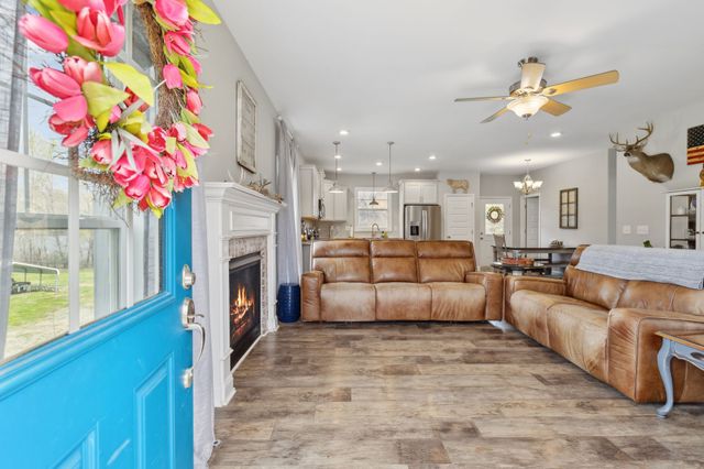 520 Chapmansboro Rd, Ashland City, TN 37015