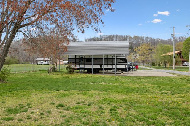 520 Chapmansboro Rd, Ashland City, TN 37015