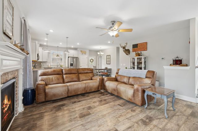 520 Chapmansboro Rd, Ashland City, TN 37015
