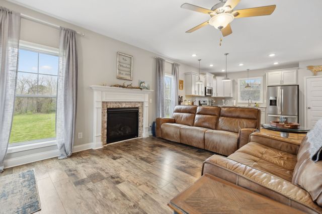 520 Chapmansboro Rd, Ashland City, TN 37015