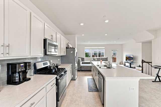 3303 Trillium Circle, Rolling Meadows, IL 60008
