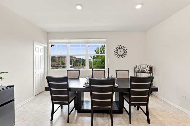 3303 Trillium Circle, Rolling Meadows, IL 60008