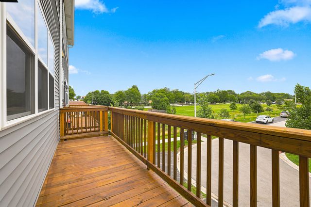 3303 Trillium Circle, Rolling Meadows, IL 60008