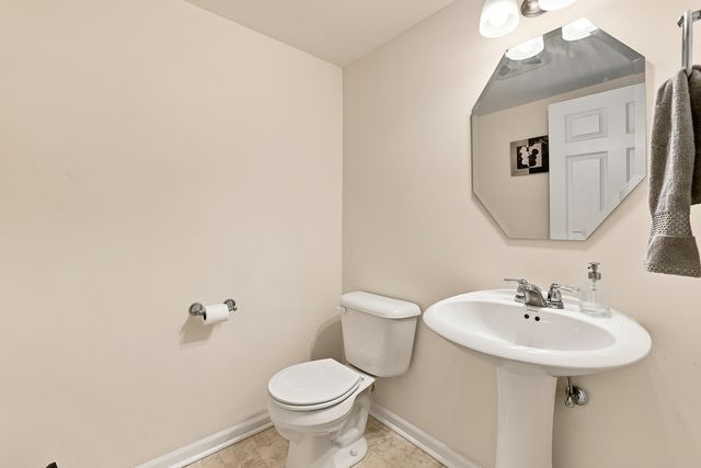 3303 Trillium Circle, Rolling Meadows, IL 60008