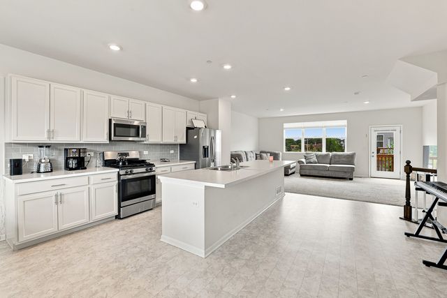 3303 Trillium Circle, Rolling Meadows, IL 60008