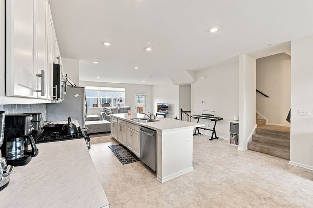 3303 Trillium Circle, Rolling Meadows, IL 60008