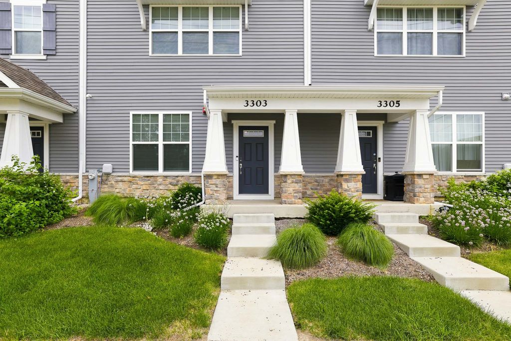 3303 Trillium Circle, Rolling Meadows, IL 60008