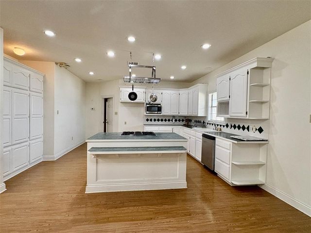 503 Hanna St Street, Iowa, LA 70647