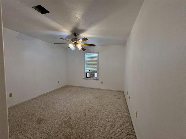 503 Hanna St Street, Iowa, LA 70647