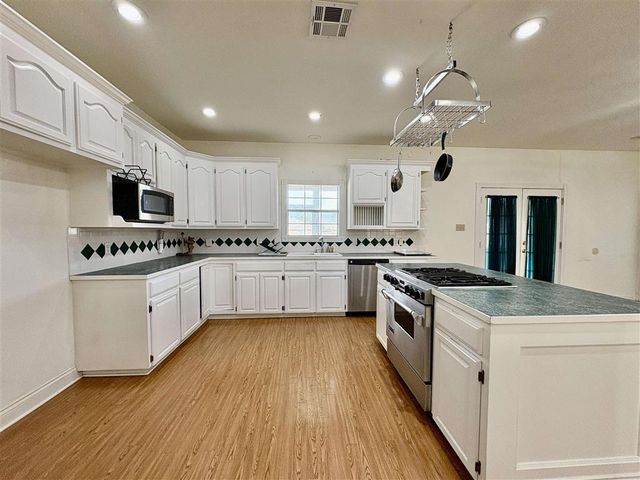 503 Hanna St Street, Iowa, LA 70647