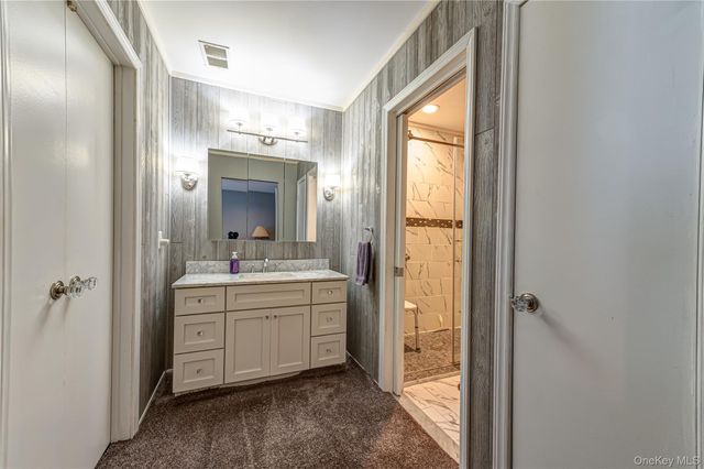 409 Elton Court E, Saint James, NY 11780