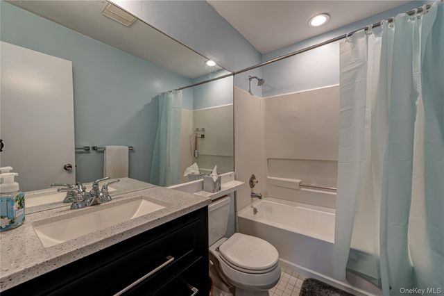 409 Elton Court E, Saint James, NY 11780
