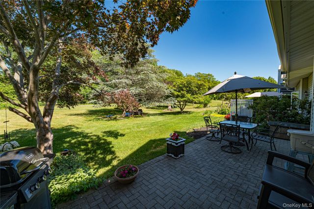 409 Elton Court E, Saint James, NY 11780
